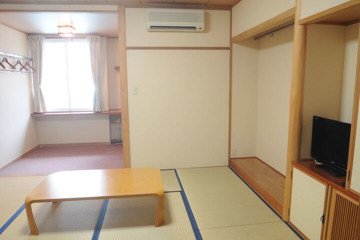Room 8 of 34