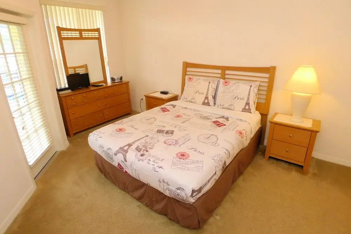 Room 3 of 16