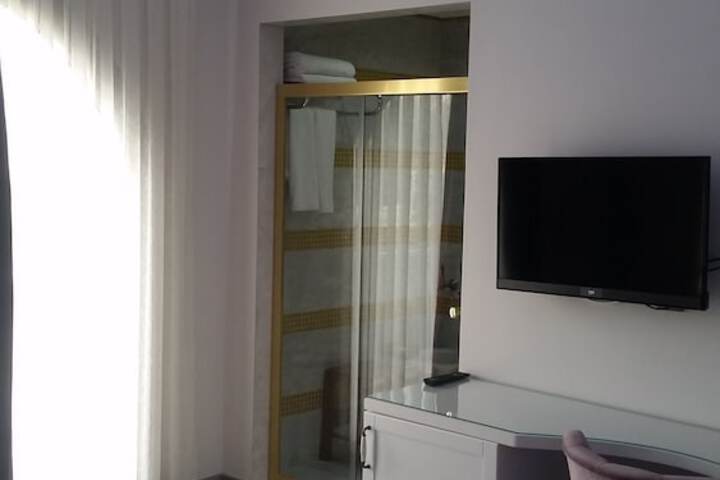 Room 22 of 73