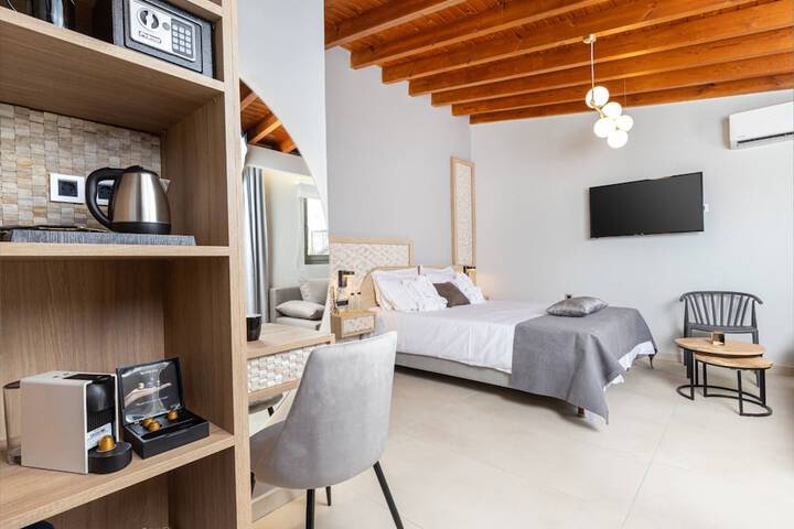 Room 7 of 26