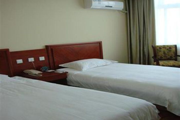 Room 8 of 29