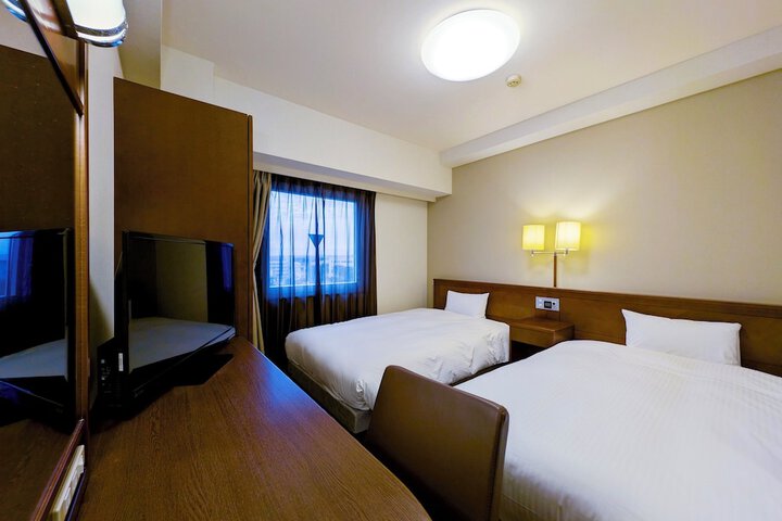 Room 8 of 21