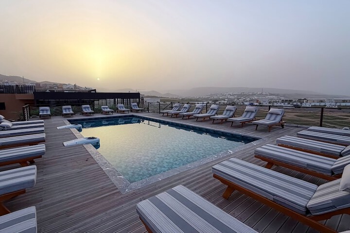 Pool 44 of 117