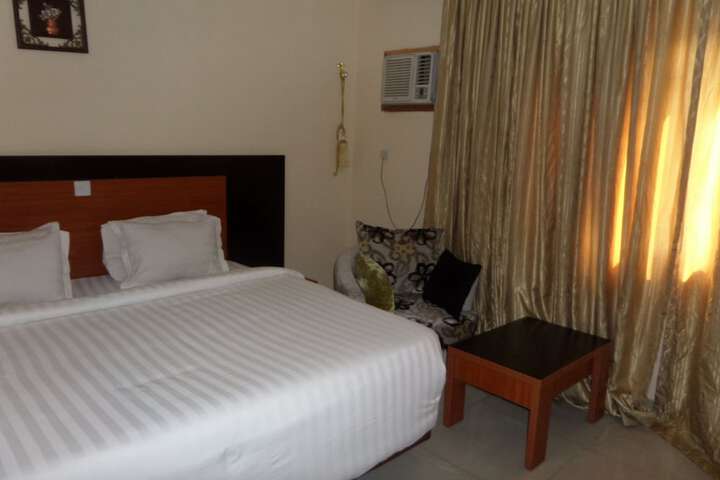 Room 11 of 23