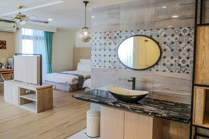 Room 26 of 180