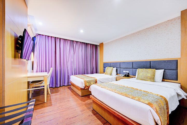 Room 18 of 38