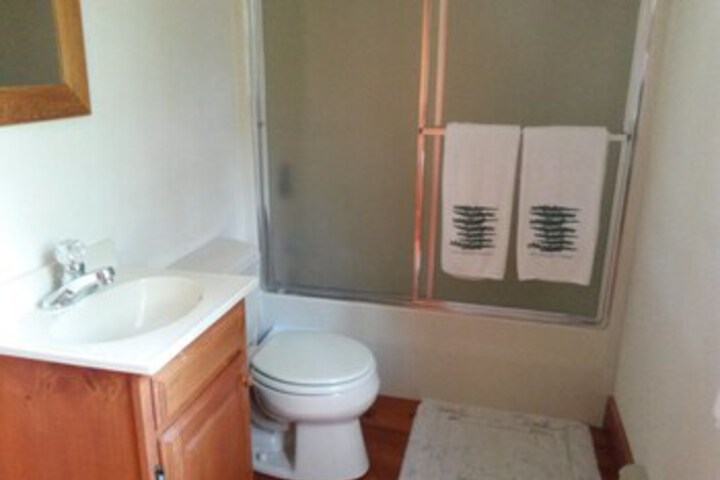 Room 2 of 8