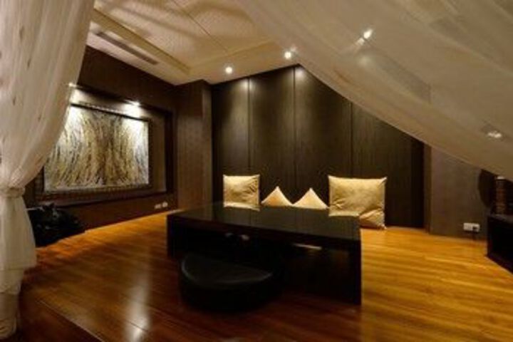 Room 96 of 118