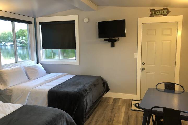2 Queen Beds Connecting Rooms Lakeside (43 of 50)