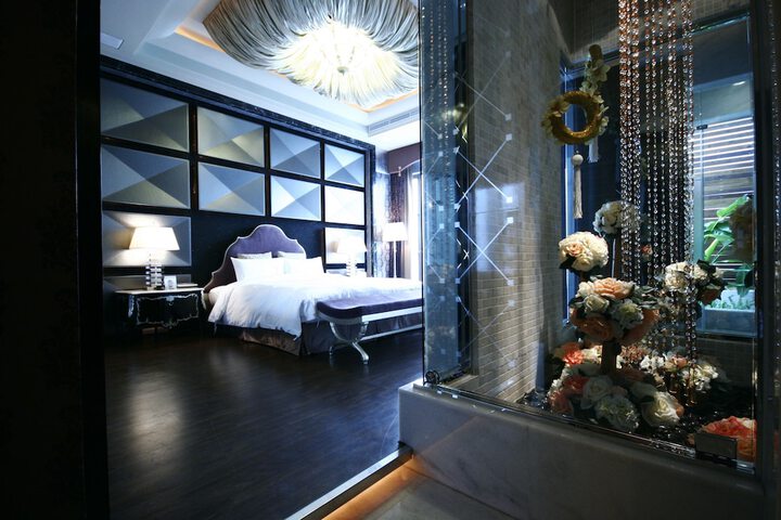 Room 7 of 56