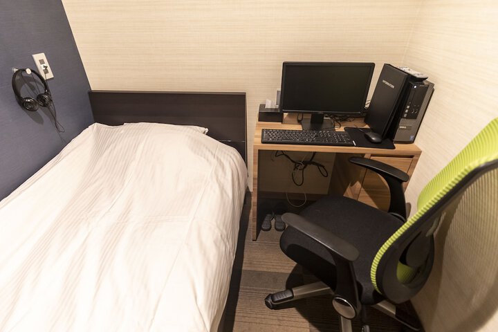 Room 10 of 63