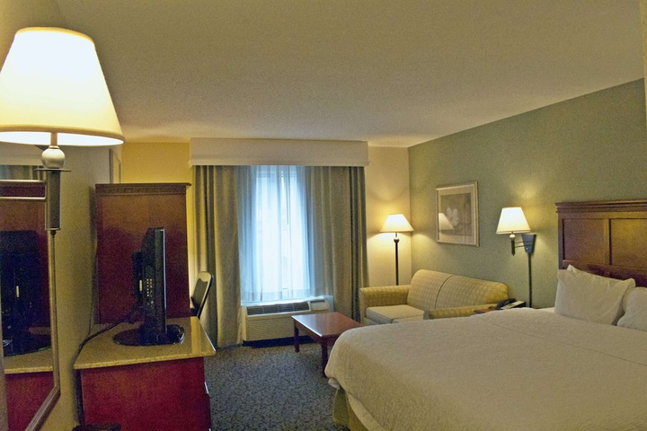 1 King Bed (8 of 13)