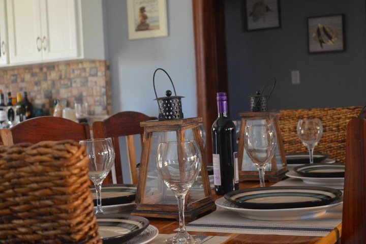 Dining 19 of 28
