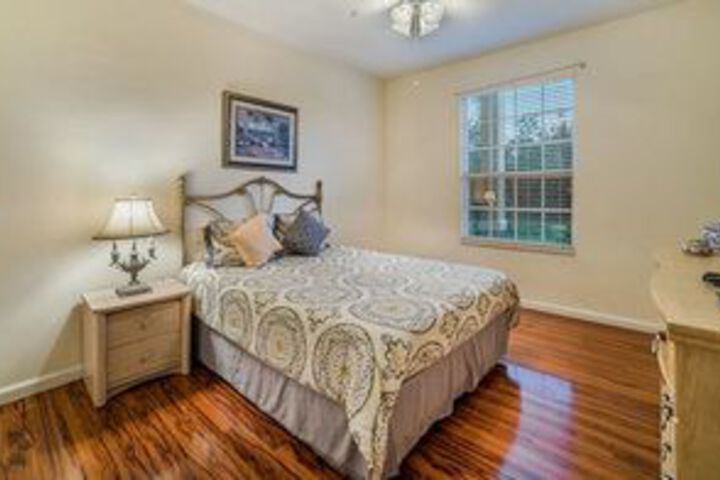 Room 9 of 18