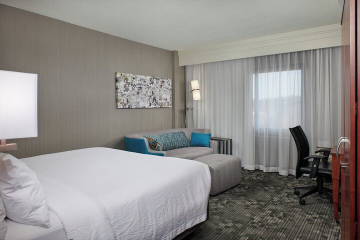 Room 6 of 23
