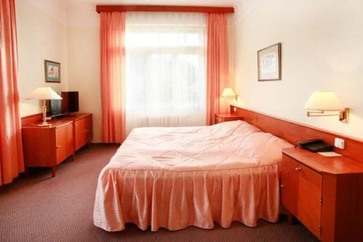 Room 3 of 5