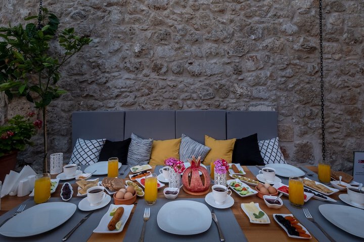 Breakfast/Coffee Service 32 of 45