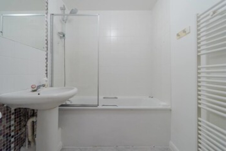 Room 2 of 10
