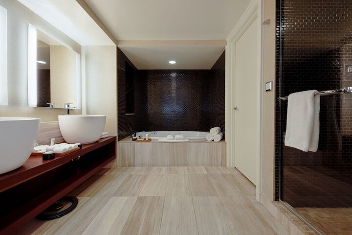 Room 126 of 197