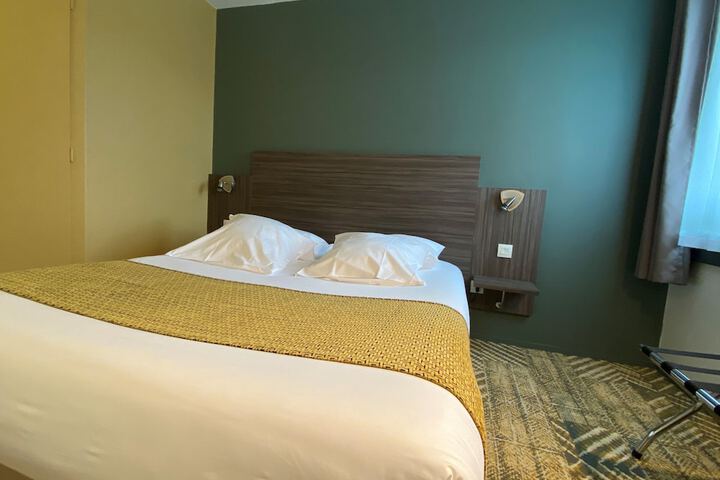 Room 47 of 105