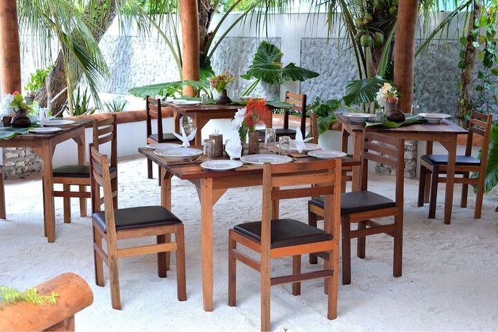 Dining 54 of 61