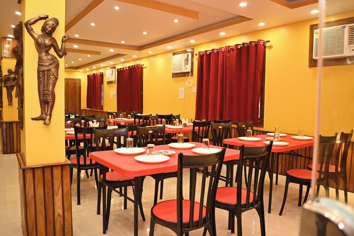 Dining 10 of 15
