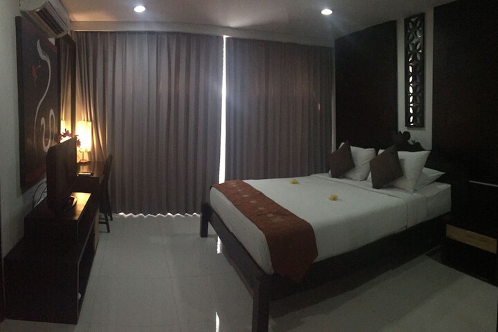 Room 13 of 52