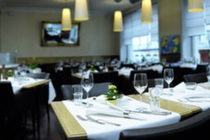 Dining 89 of 93