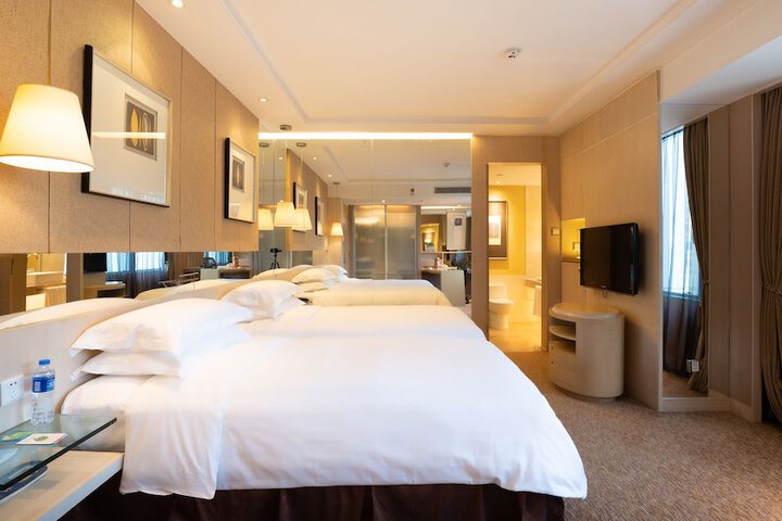 Room 10 of 60
