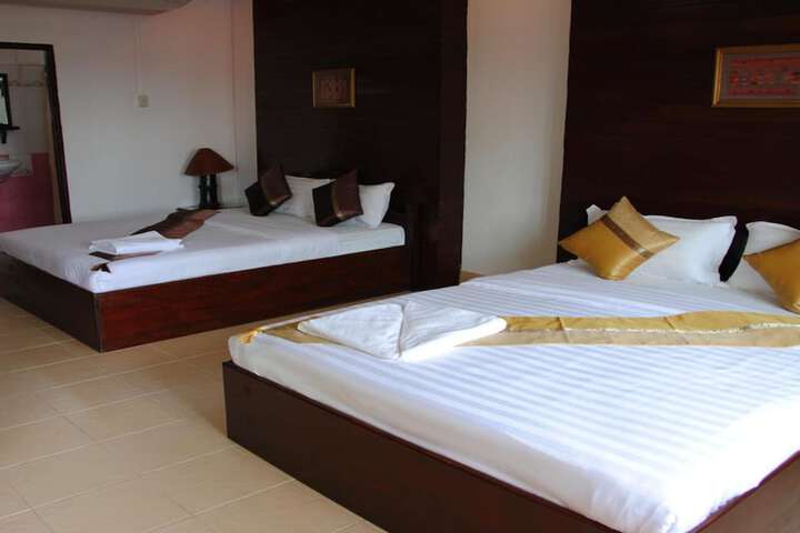 Room 9 of 26