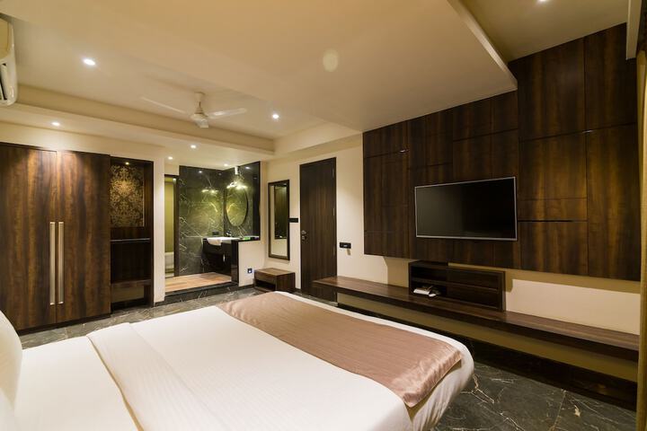 Room 18 of 49