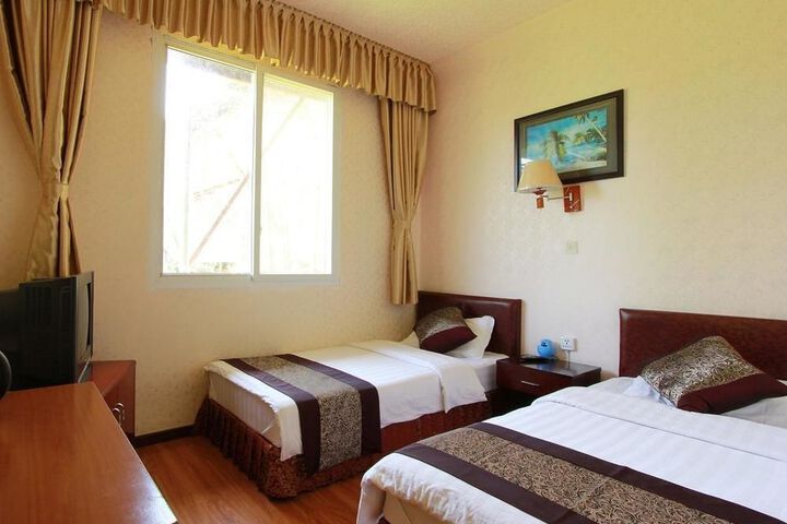 Room 2 of 30