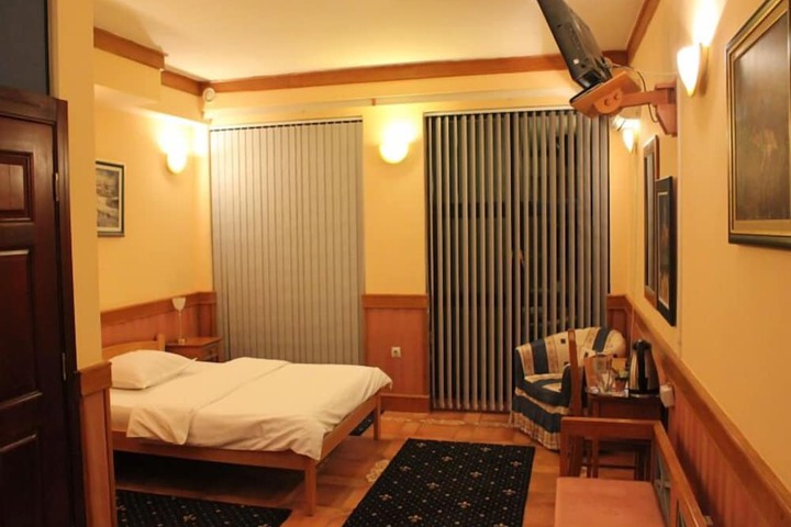 Room 20 of 40
