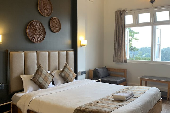 Room 4 of 49
