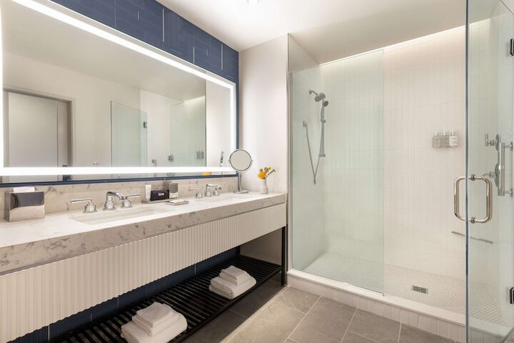 Bathroom shower