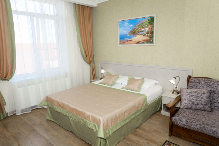 Room 3 of 40