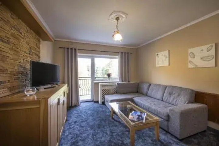 Room 3 of 27