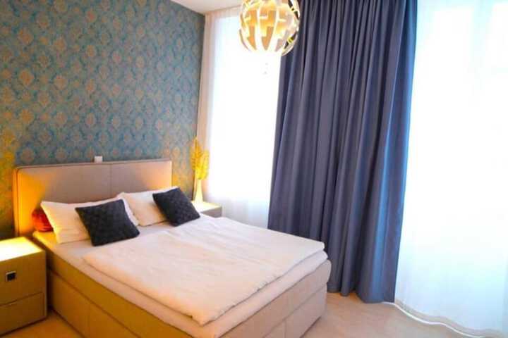 Room 2 of 6