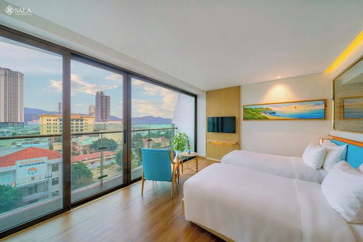 Room 4 of 83