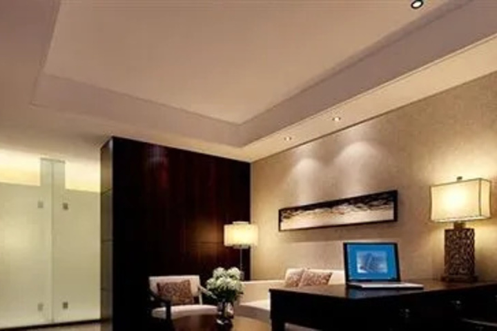 Room 4 of 12