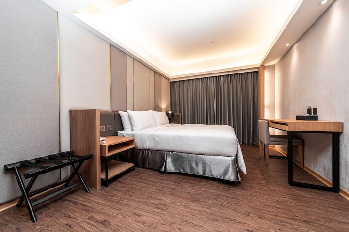 Room 11 of 51