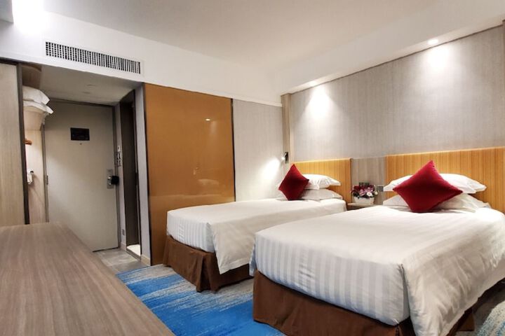 Room 22 of 103