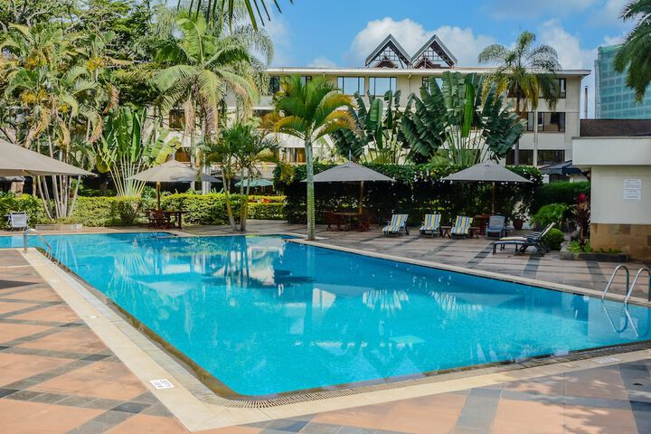 Hotel with Pool