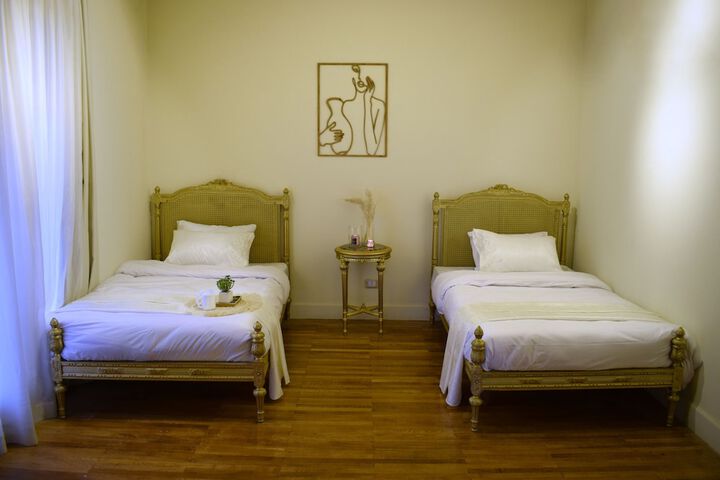 Room 49 of 83