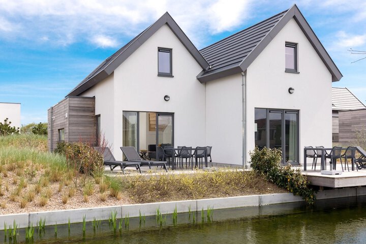 Holiday Home Near North Sea Beach Breeduyn