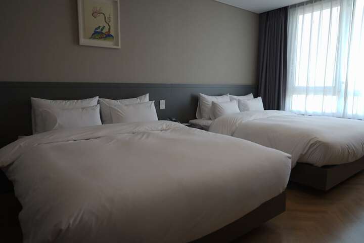 Room 19 of 48