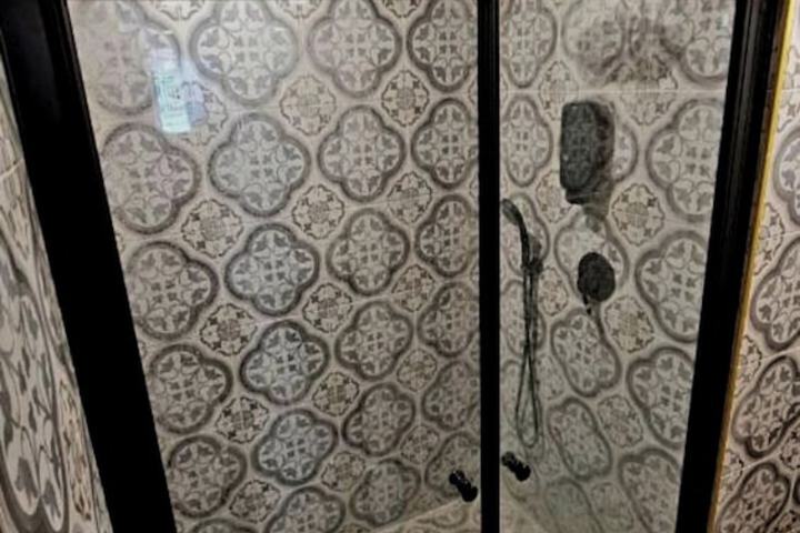 Room 26 of 44