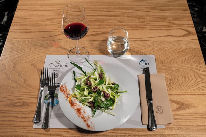 Dining 80 of 112