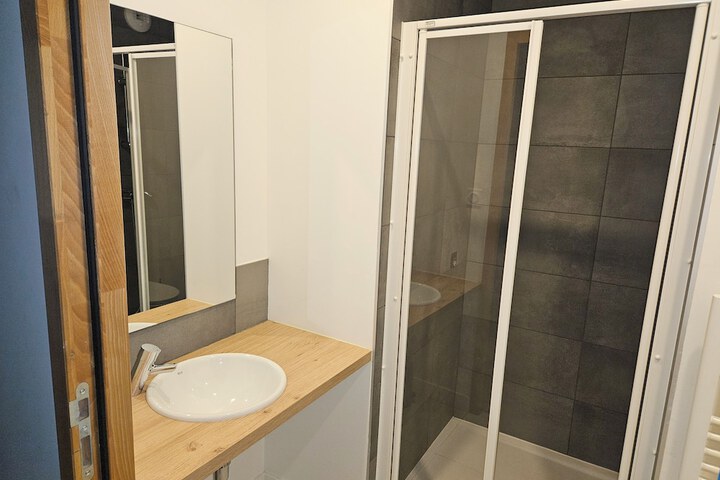 Room 4 of 5