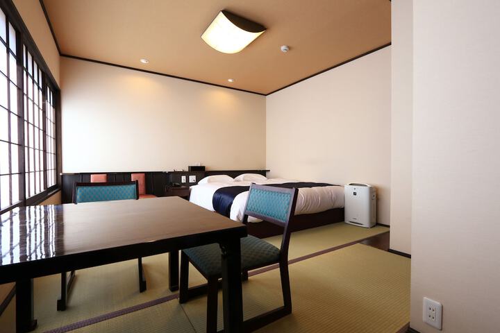 Room 20 of 155